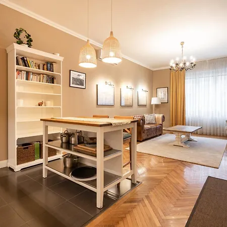 Paulay Deluxe 2 Daire Budapeşte