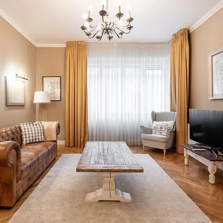 Paulay Deluxe 2 Budapest