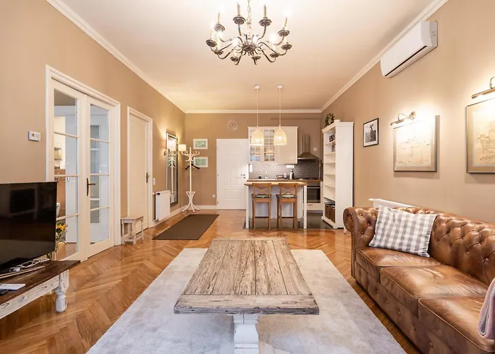 شقة Paulay Deluxe 2 *