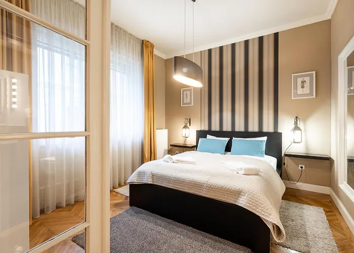 Paulay Deluxe 2 بودابست