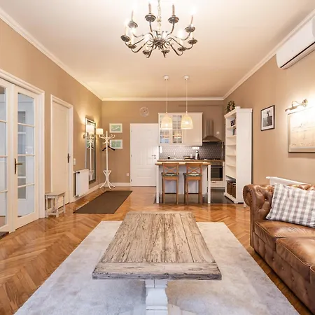 דירה Paulay Deluxe 2 *